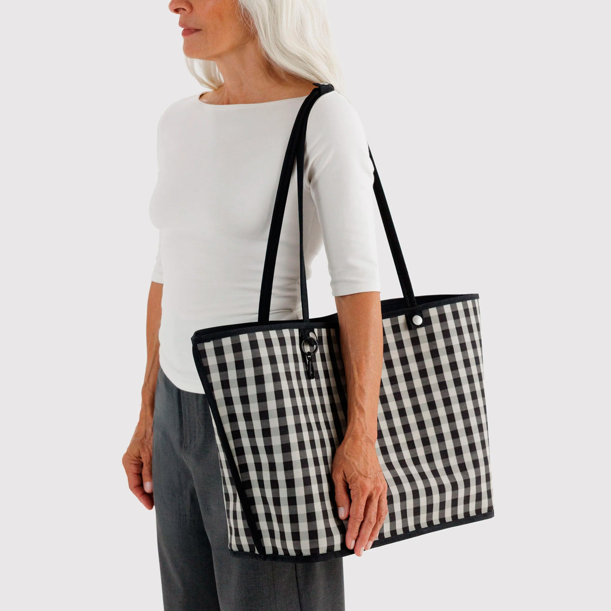 Bolso Tote Reversible Grande Baggu - Black Mix