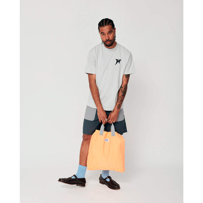 Camiseta We Are Not Friends - Library W