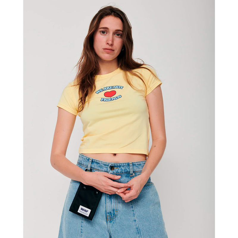 Camiseta Crop We Are Not Friends - Love Sunny