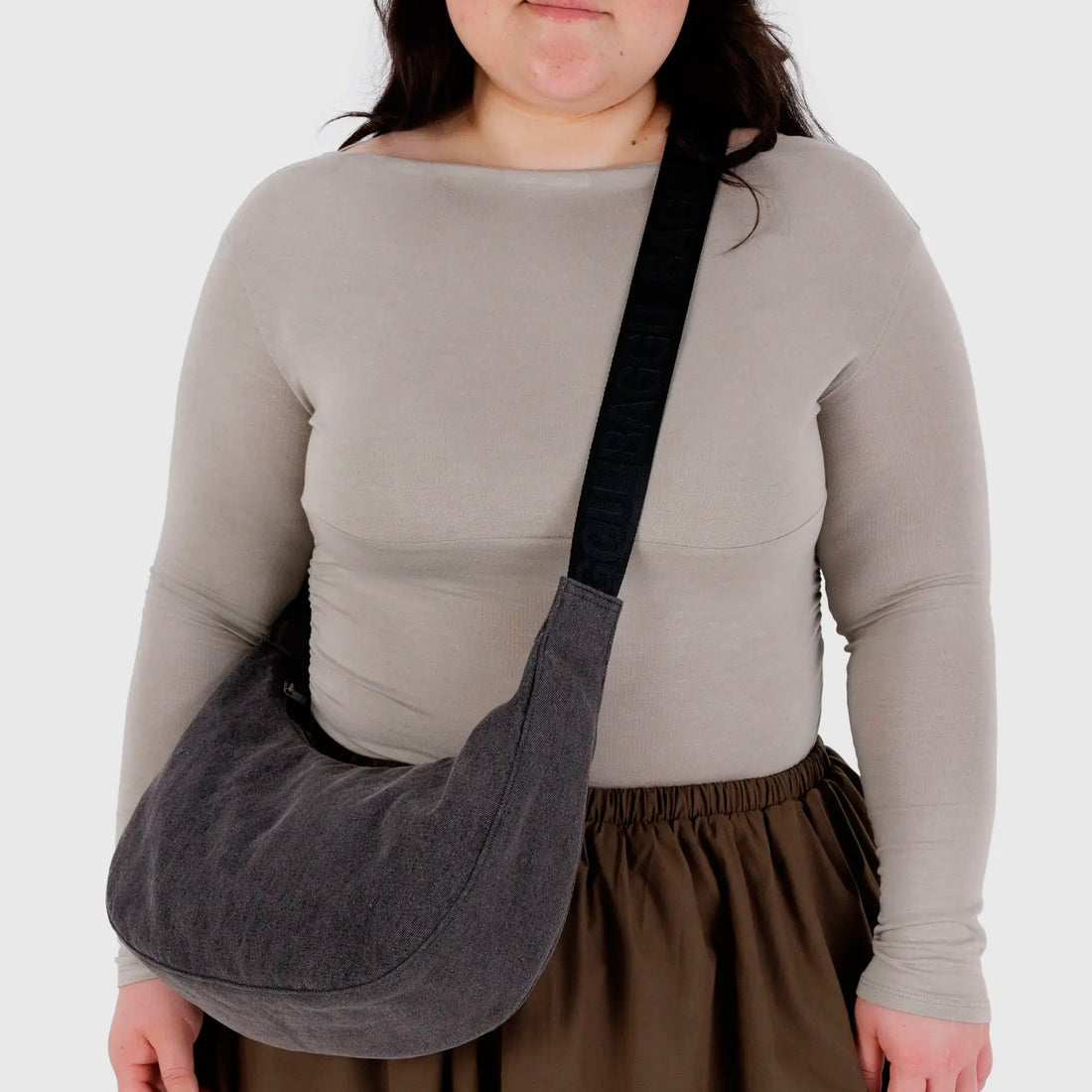 Bolso media luna Baggu - Washed Black Denim