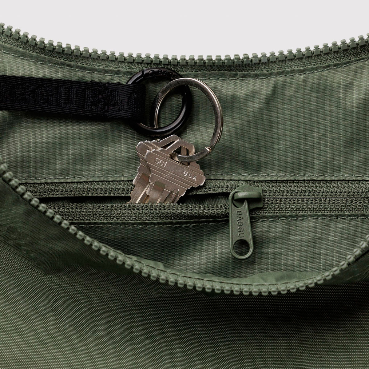 Bolso media luna Baggu - Caper