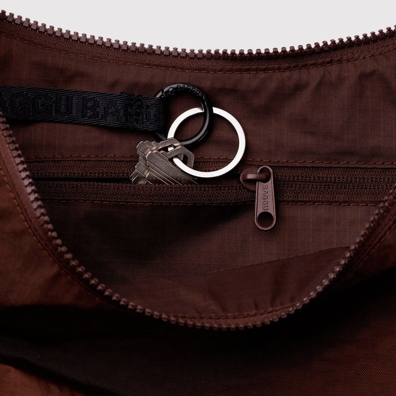 Bolso media luna Baggu - Coffee