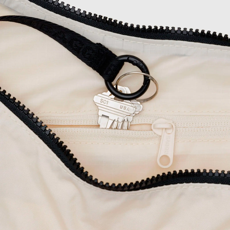 Bolso media luna Baggu - Embroidered Shells 🐚