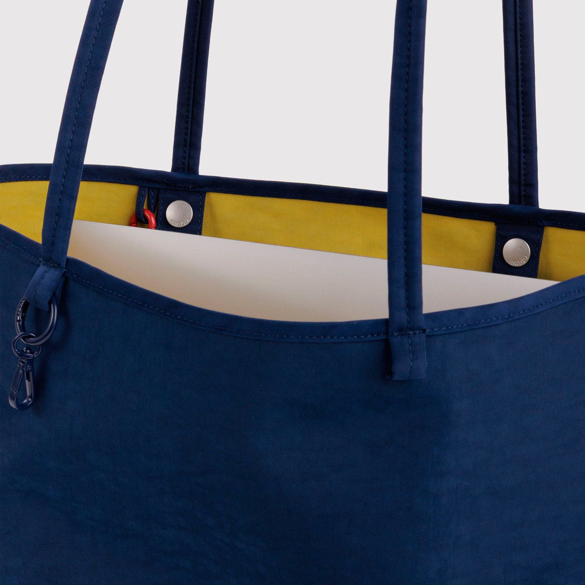 Bolso Tote Reversible Mediano Baggu - Navy Mix