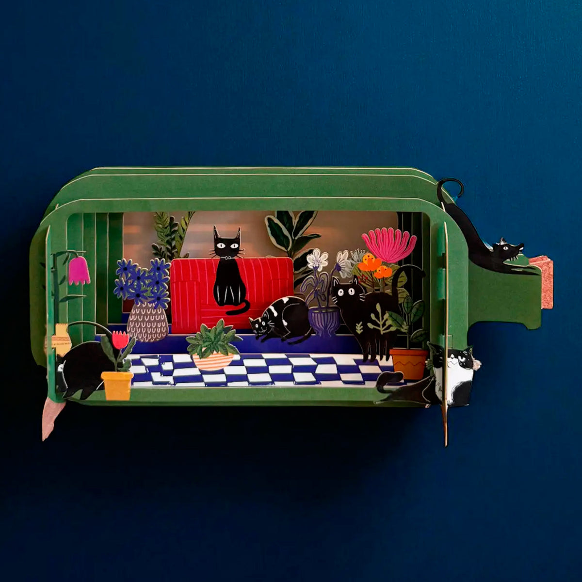 Postal 3D - Botella Gatos en Sofá 🐱