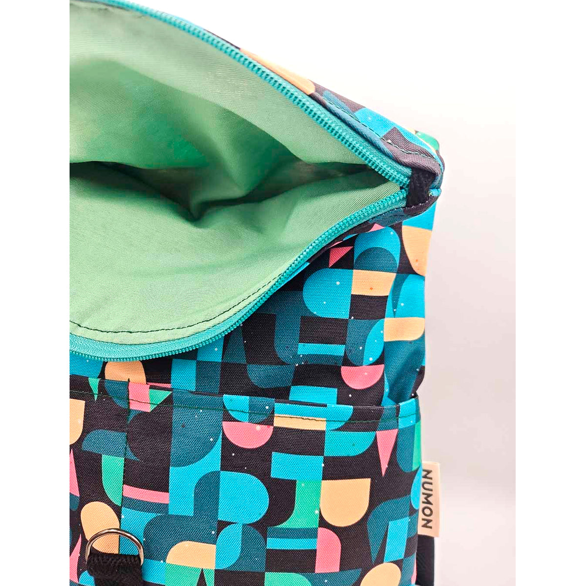 Mochila Numon - Iconic Black Geo