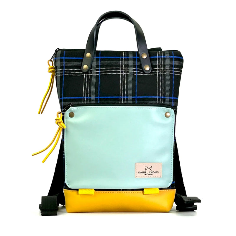 Mochila Mini Book Holder Acolchada Daniel Chong - Estampado cuadrados con bolsillo menta