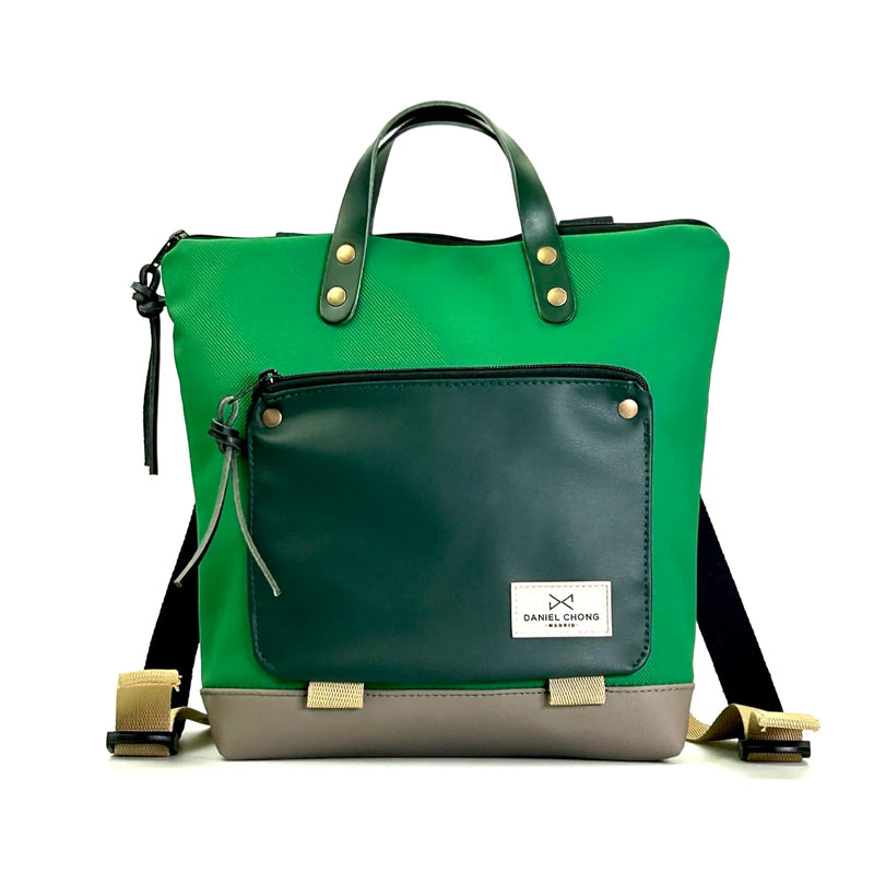 Mochila Mini Book Holder Cuadrada Impermeable con bolsillo extra Daniel Chong - Verde con bolsillo verde