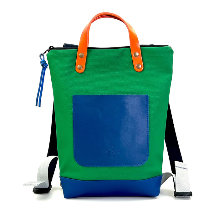 Mochila Mini Impermeable con bolsillo extra Daniel Chong - Verde con bolsillo azul