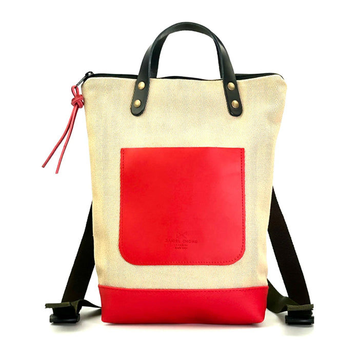 Mochila Mini Loneta Daniel Chong - Beige con bolsillo rojo