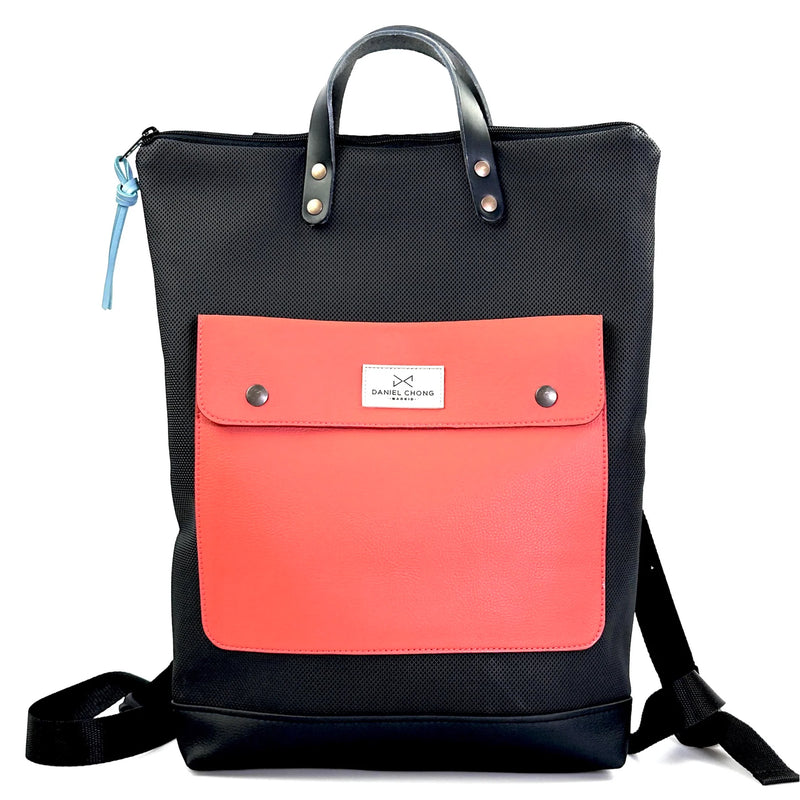 Mochila Slim Solapa Impermeable con bolsillo extra Daniel Chong - Negra con bolsillo rojo