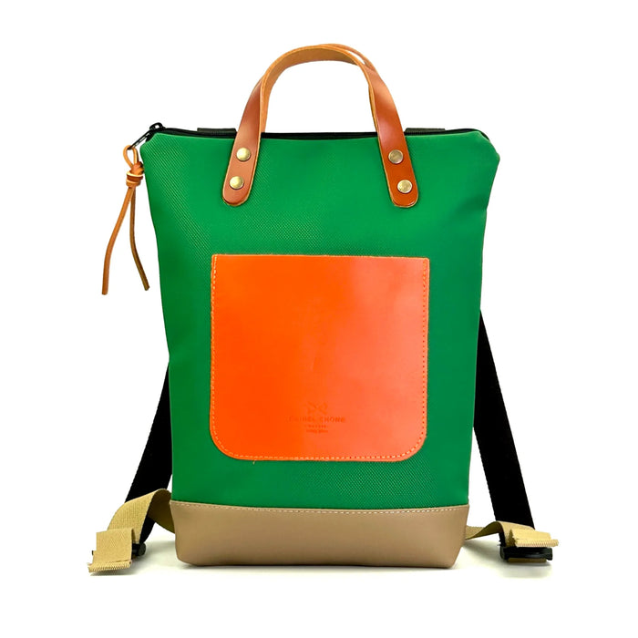 Mochila Mini Impermeable con bolsillo extra Daniel Chong - Verde con bolsillo naranja