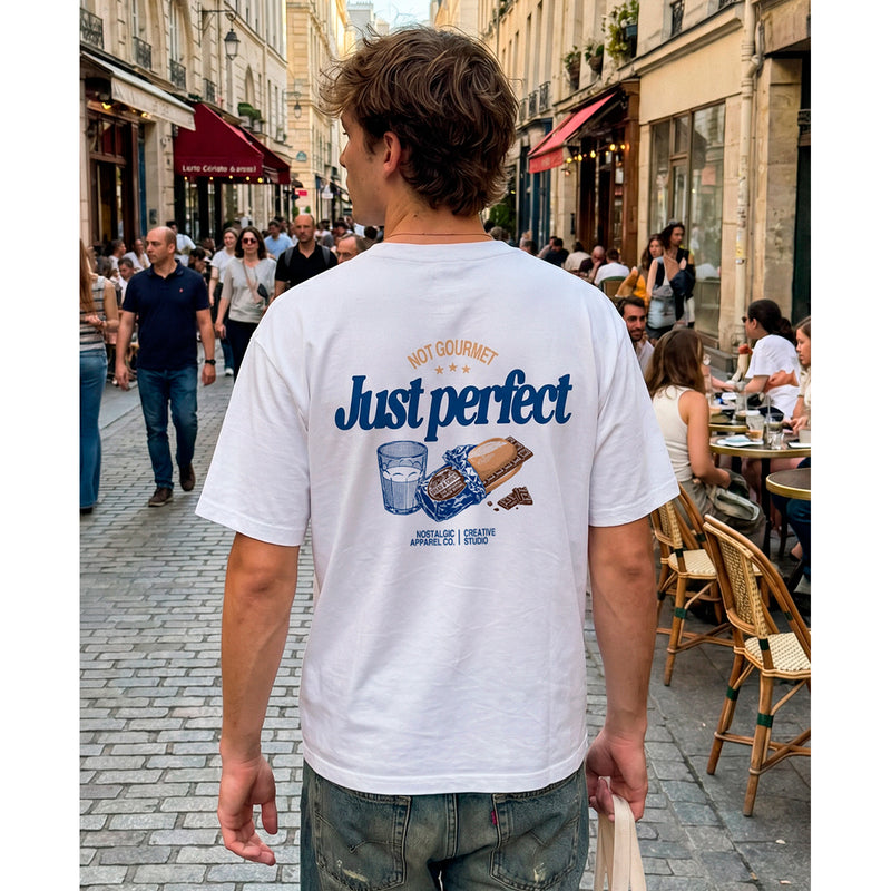Camiseta Nostalgic Apparel - "Not Gourmet, Just Perfect" 🍫🥖