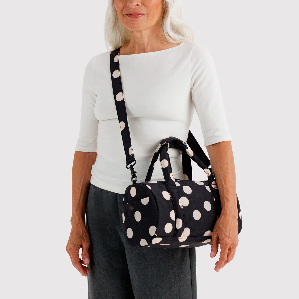 Bolso Duffle Baggu - Black and Cream Polka Dot