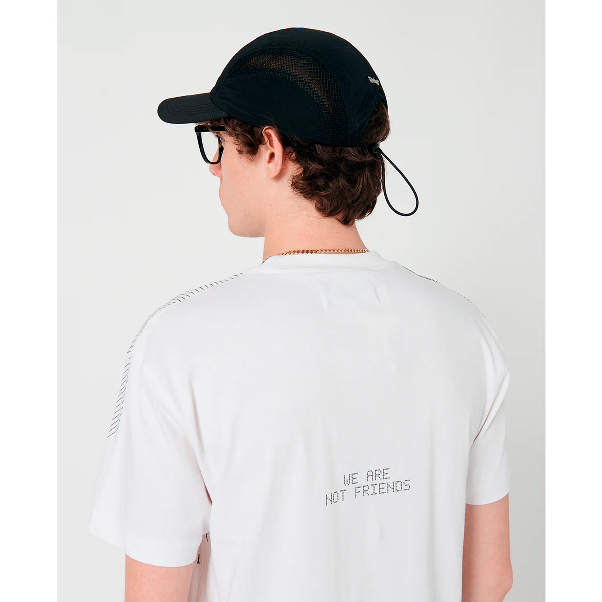 Camiseta We Are Not Friends - Offline Beauty