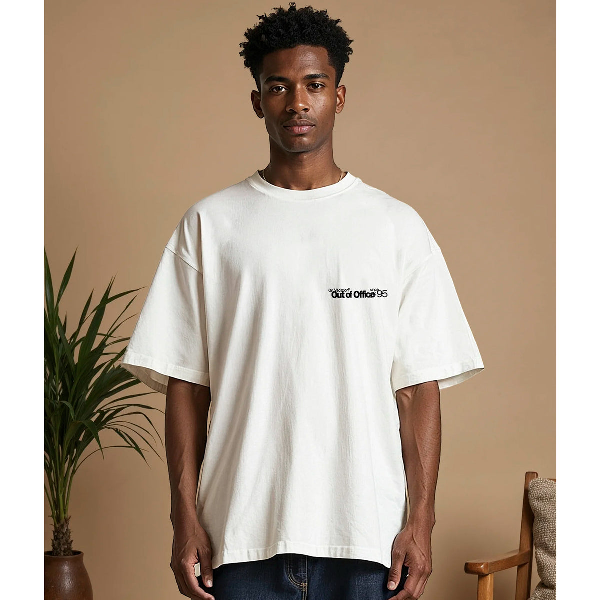 Camiseta On Vacation Club - Out Of Office