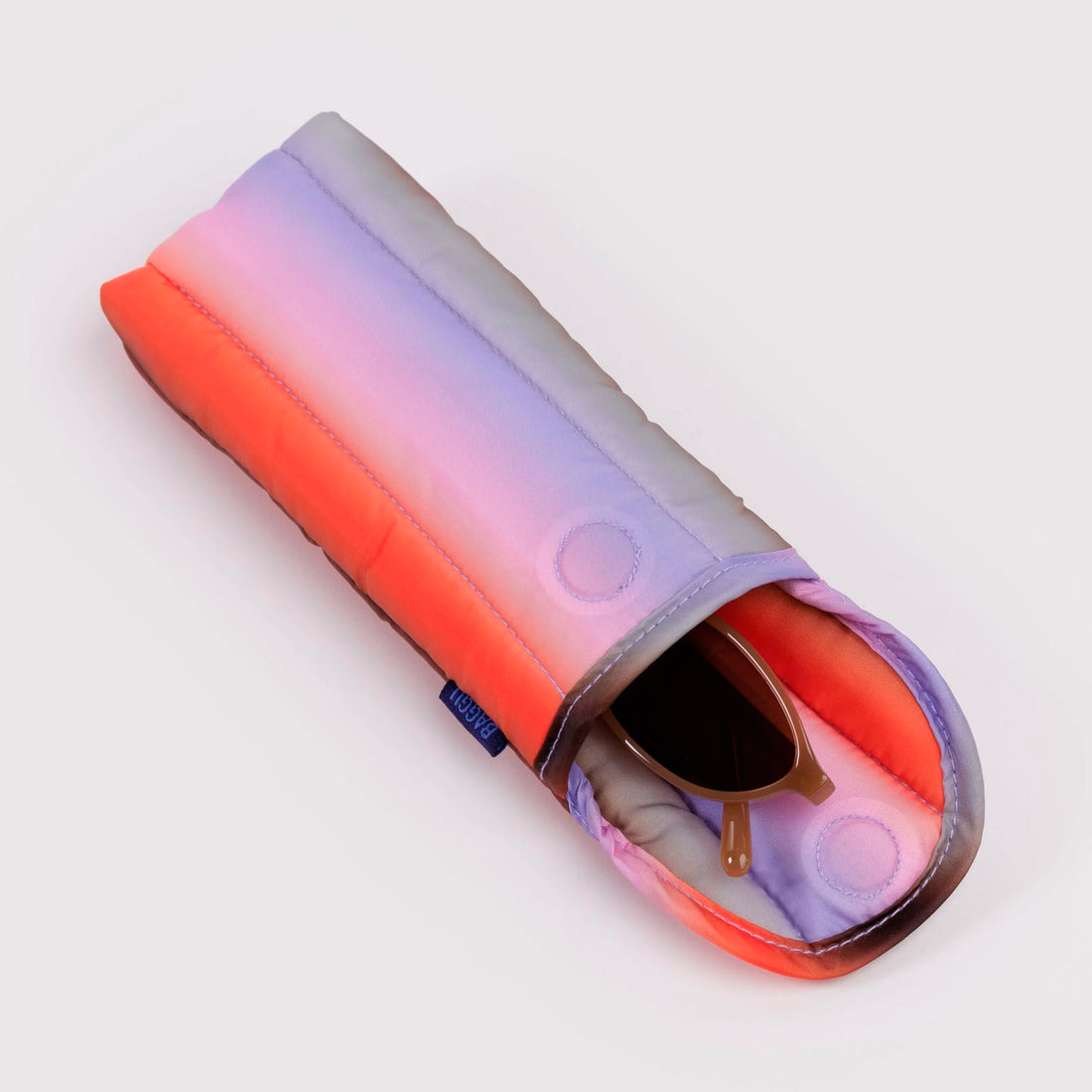 Funda de gafas acolchada Baggu - Gradient Stripe Poppy &amp; Lilac