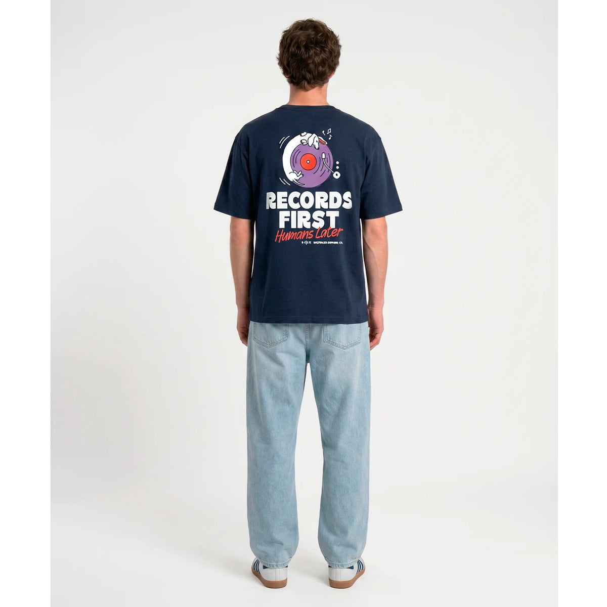 Camiseta Nostalgic Apparel - "Records First, Humans Later" 🐶🎶