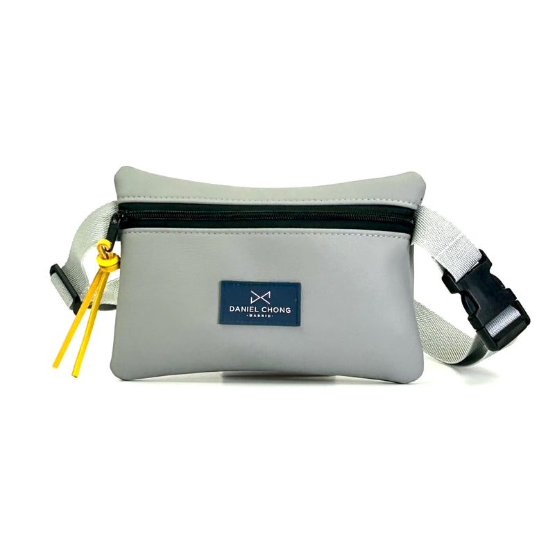 Riñonera Impermeable Daniel Chong - Gris con correa gris y detalle amarillo