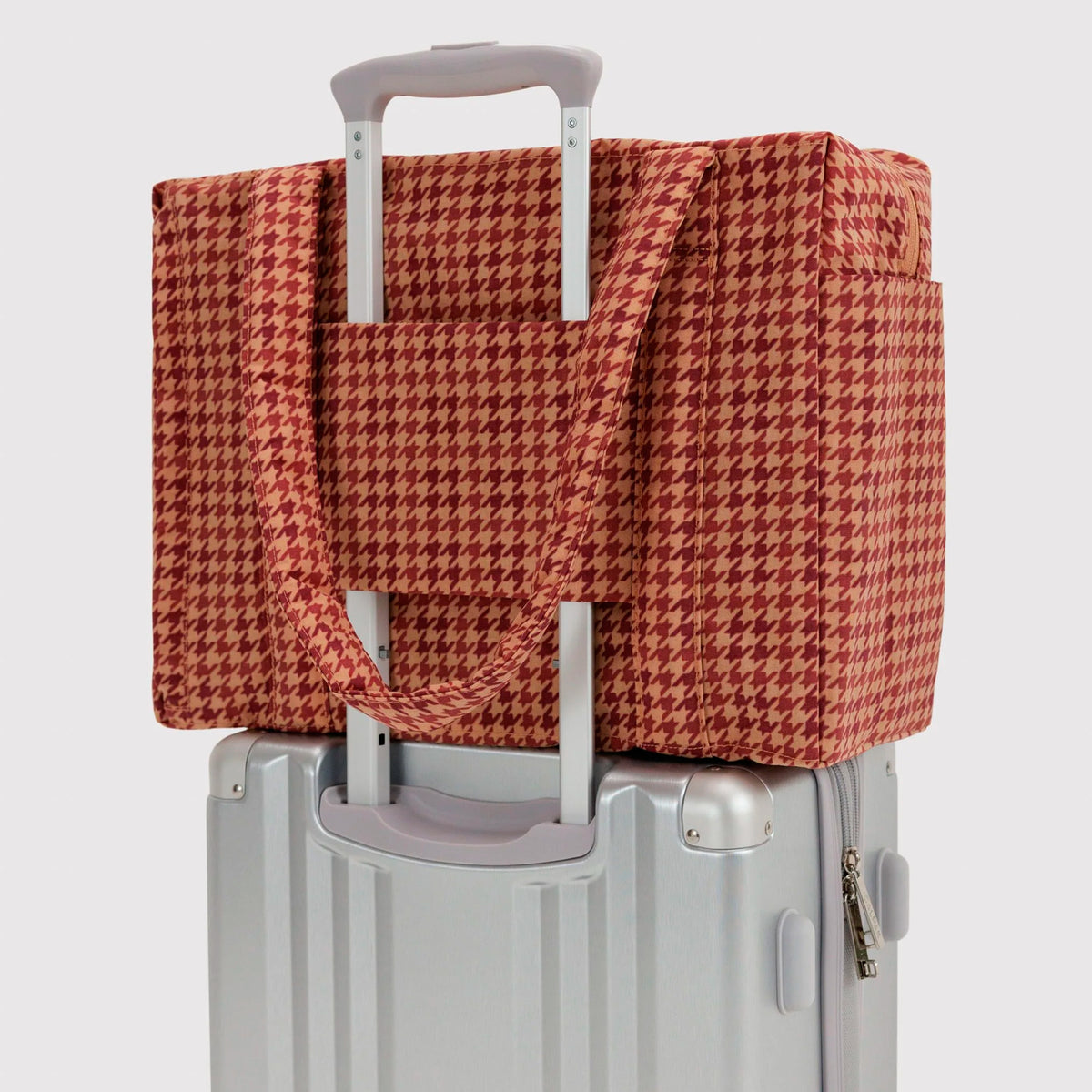Bolso Nube Carry-On Baggu - Tan Houndstooth