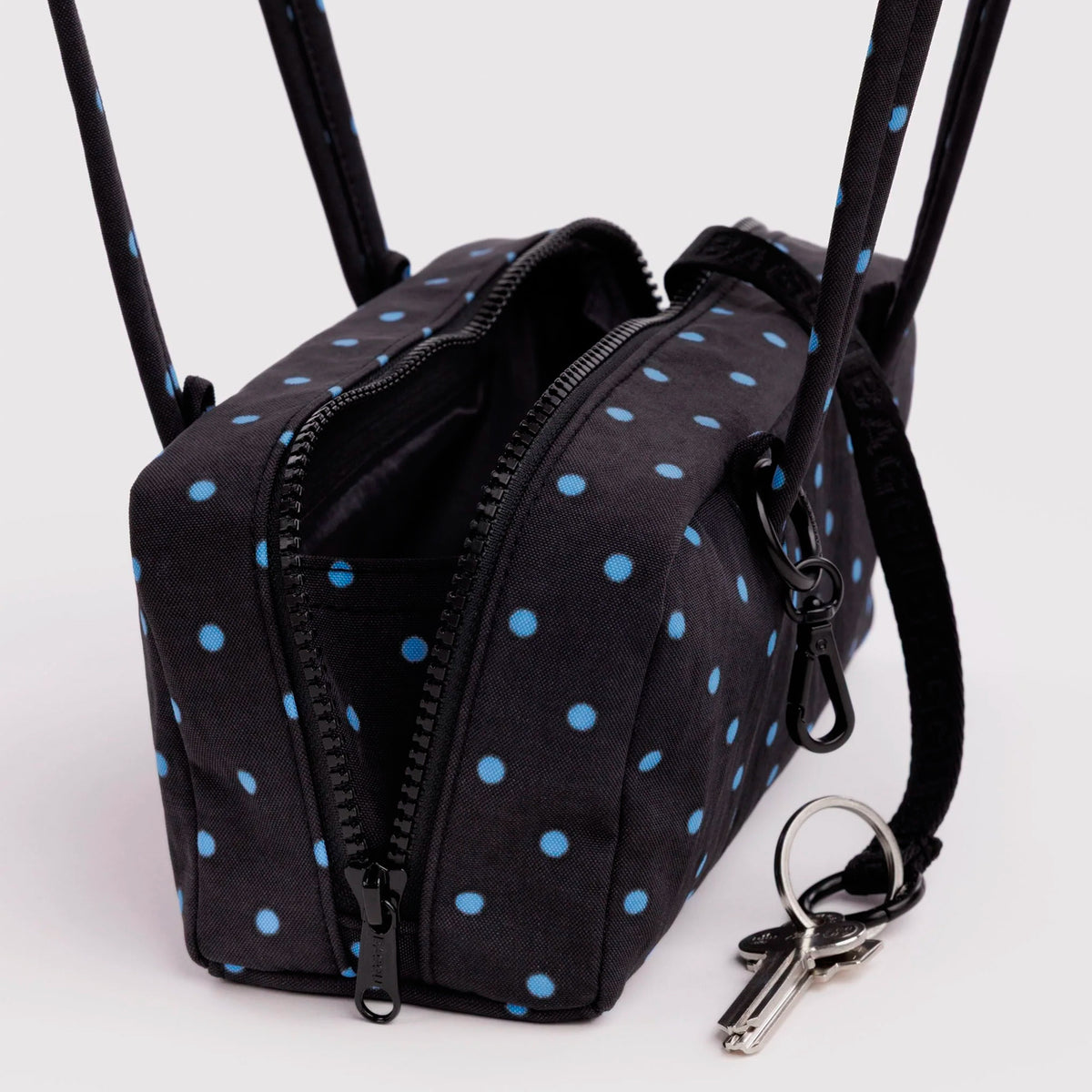 Bolso Pequeño Bowler Baggu - Black and Sky Blue Micro Dot