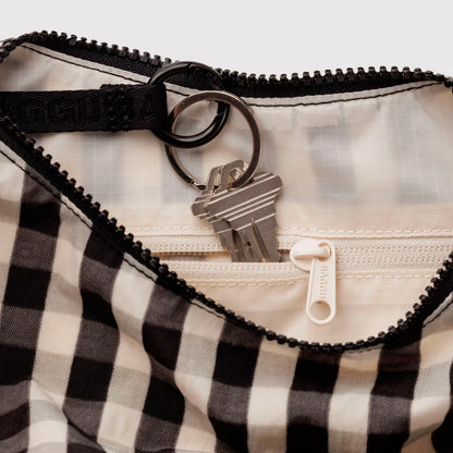 Bolso Mini media luna Baggu - Black and Cream Gingham
