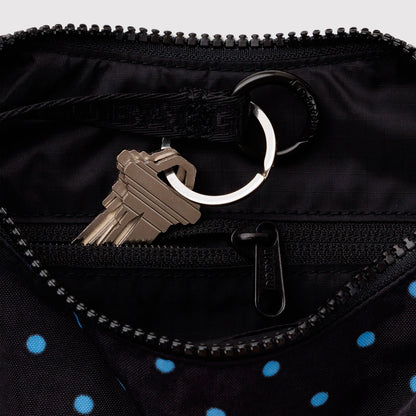 Bolso Mini media luna Baggu - Black and Sky Blue Micro Dot