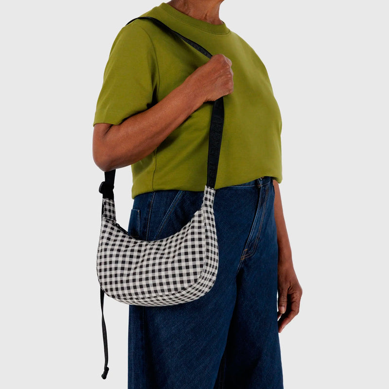 Bolso Mini media luna Baggu - Black Black & White Gingham