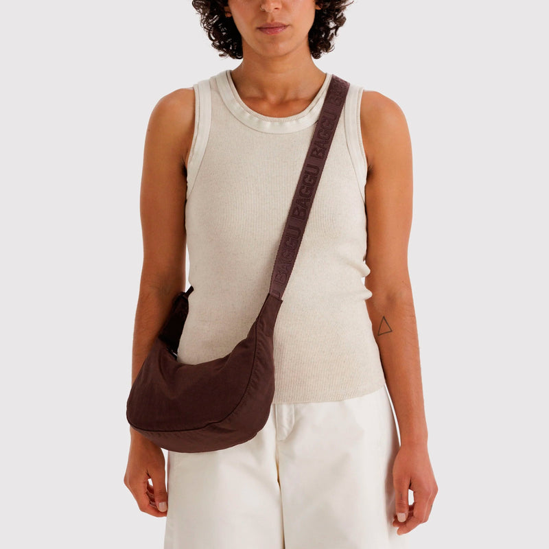 Bolso Mini media luna Baggu - Coffee