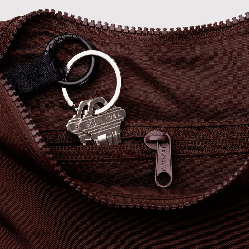 Bolso Mini media luna Baggu - Coffee