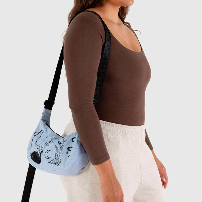 Bolso Mini media luna Baggu - Embroidered Ballet Icons