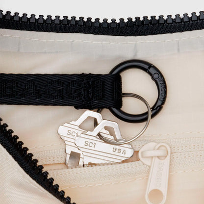 Bolso Mini media luna Baggu - Embroidered Shells 🐚