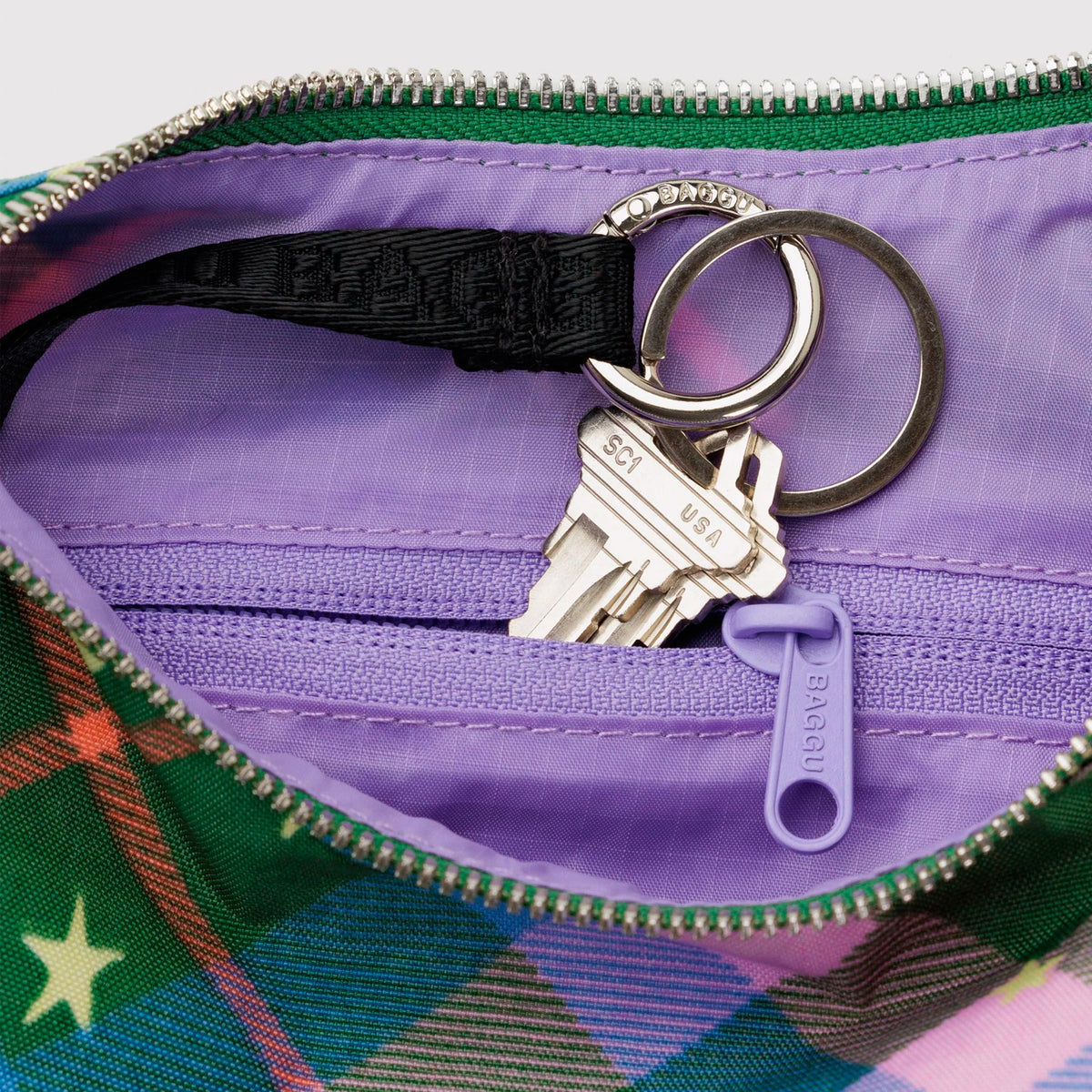 Bolso Mini media luna Baggu - Green Star Plaid ✨