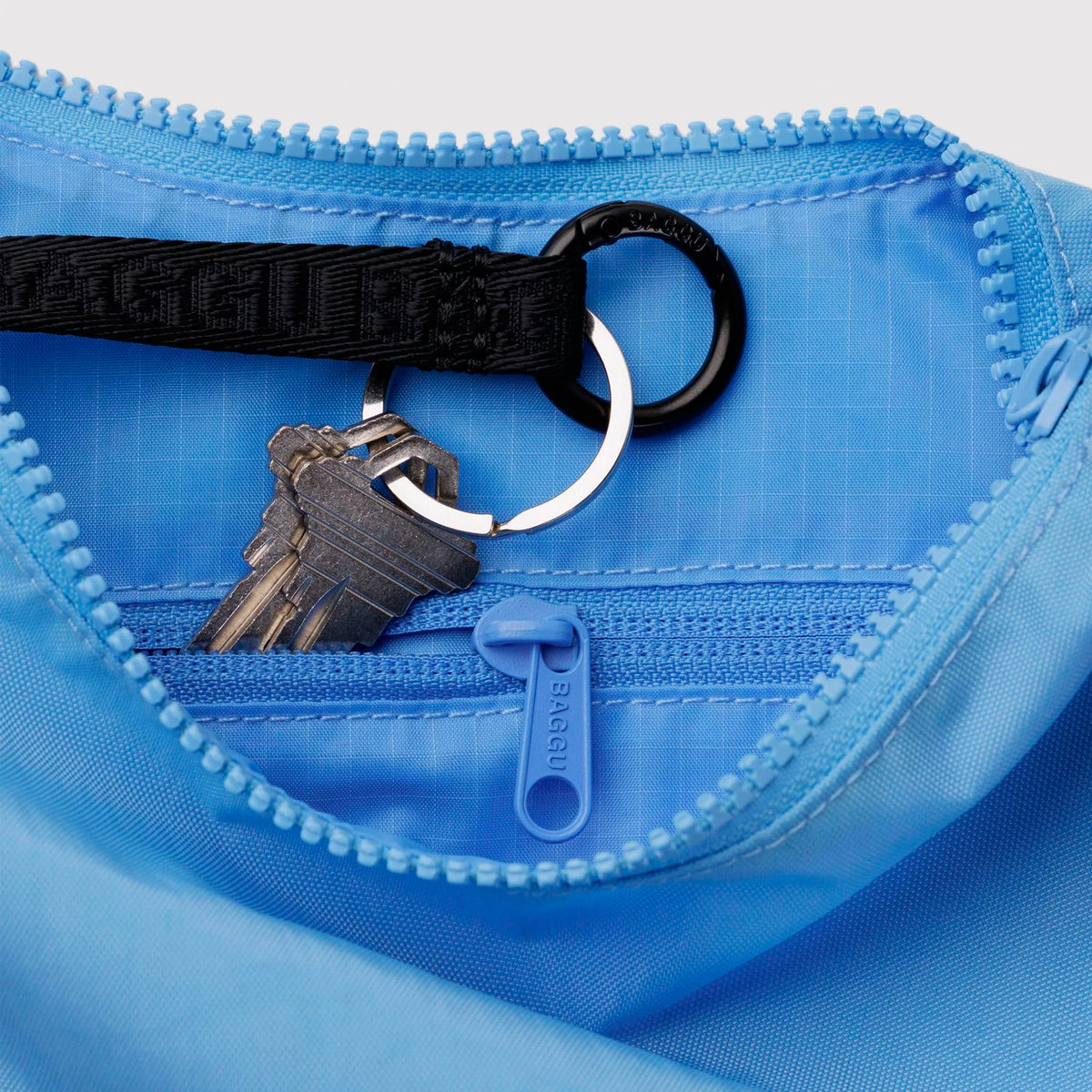 Bolso Mini media luna Baggu - Piscine