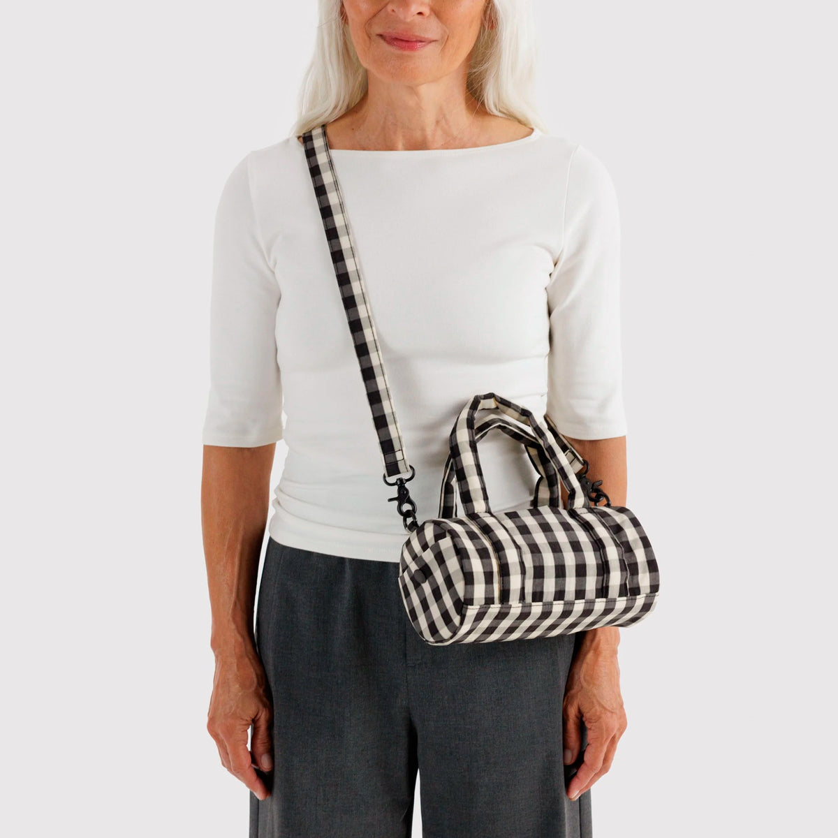 Bolso Pequeño Duffle Baggu - Black and Cream Gingham