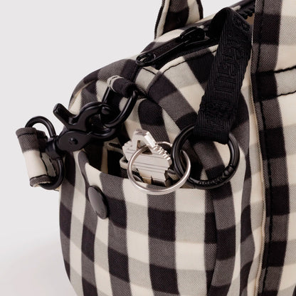 Bolso Pequeño Duffle Baggu - Black and Cream Gingham