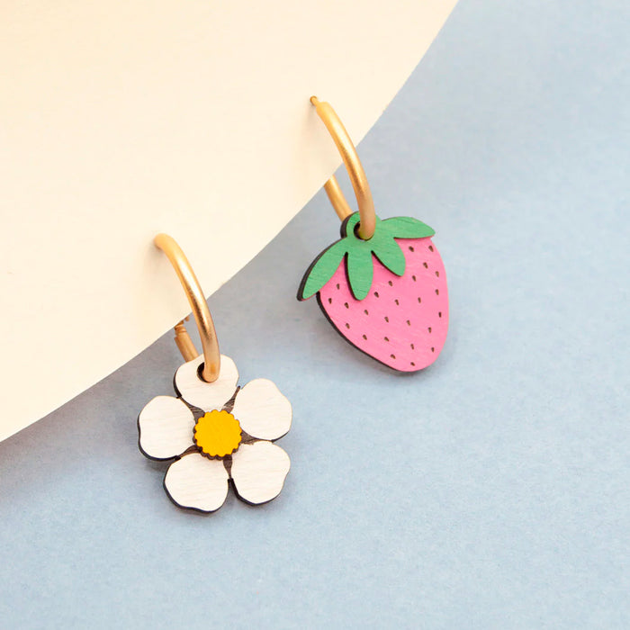 Pendientes de aro Materia Rica - Strawberry Field 🍓🌼