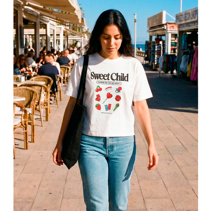 Camiseta Nostalgic Apparel - "Sweet Child" Cropped 🍭🍬