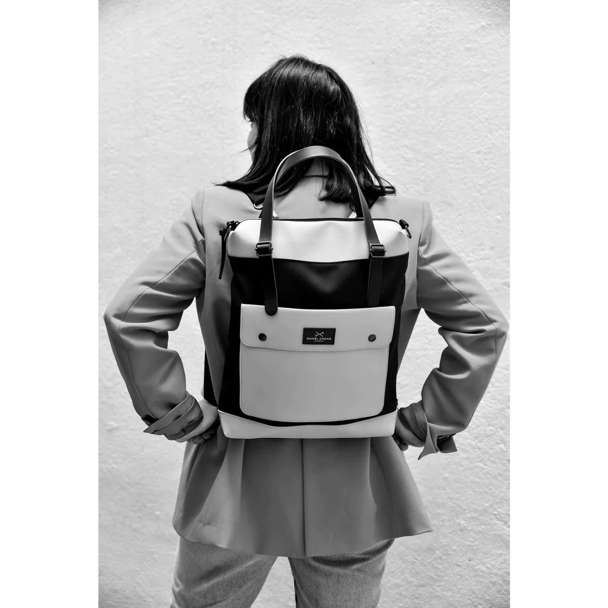 Bolso-mochila The Wanderer de Daniel Chong - Gris con bolsillo marrón