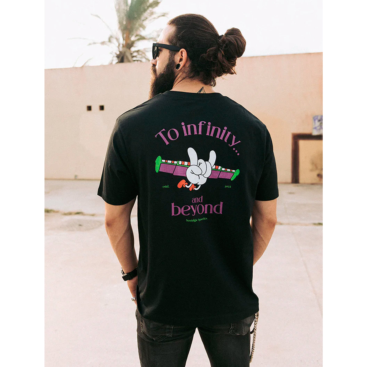 Camiseta Nostalgic Apparel - "To Infinity And Beyond" 🚀✨