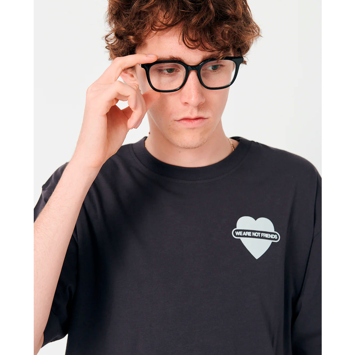 Camiseta We Are Not Friends - Union Love Antra Boxy