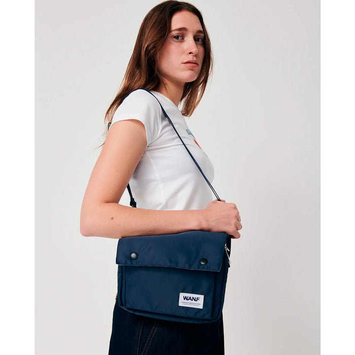 Bolso We Are Not Friends - Utility Crossbag