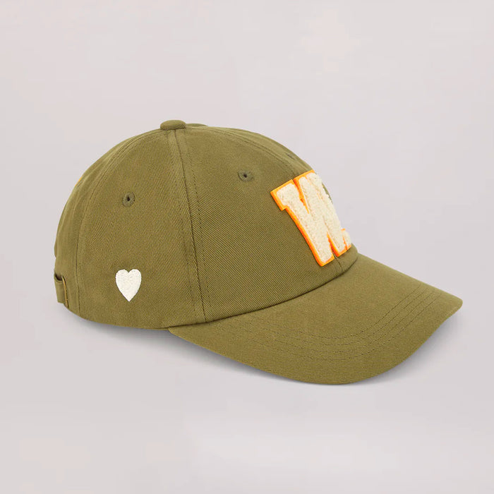 Gorra We Are Not Friends - "W"