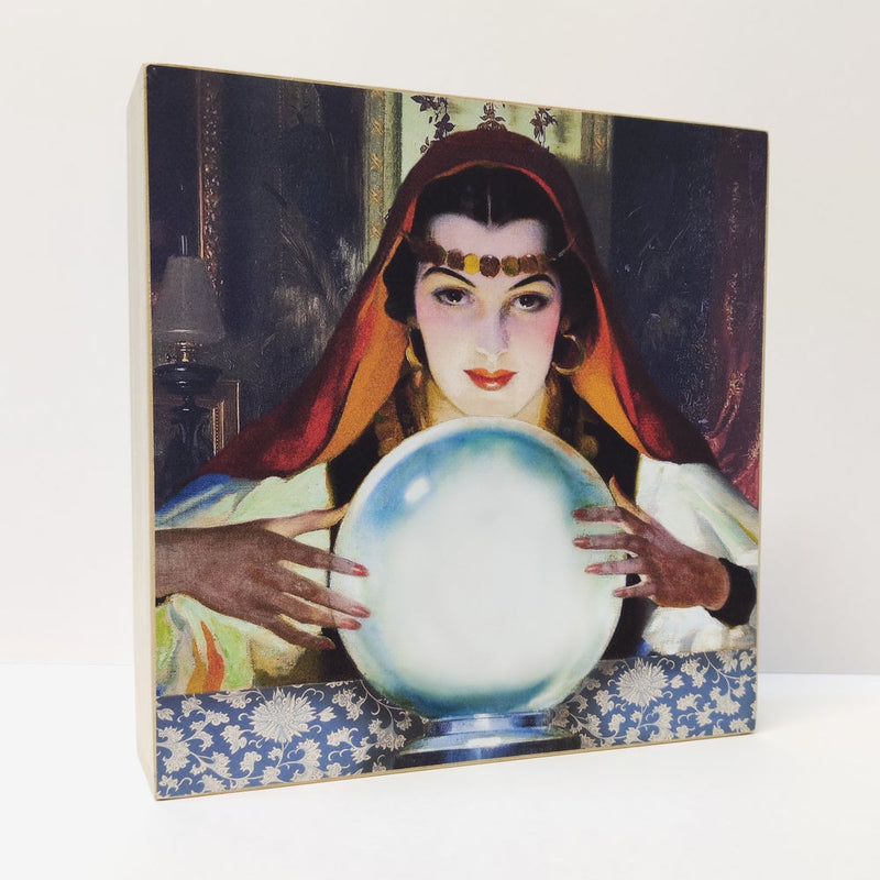 Caja de luz - "Bola de cristal" de El Lucernario