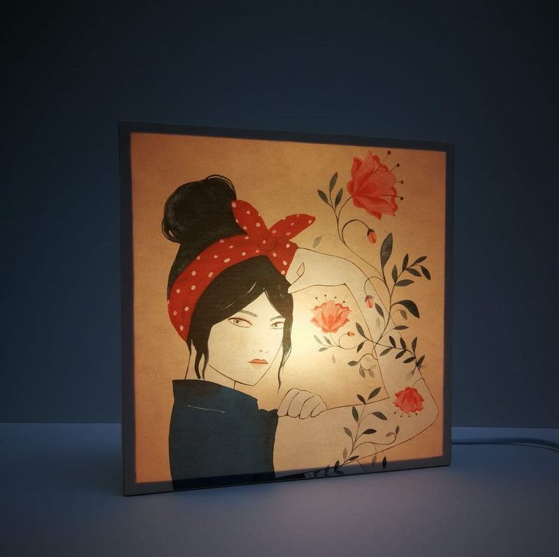 Caja de luz - "Bread & Roses" de Lady Desidia