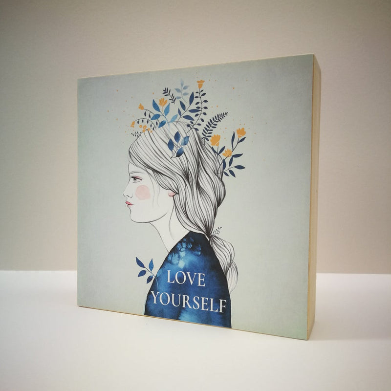 Caja de luz - "Love Yourself" de Lady Desidia