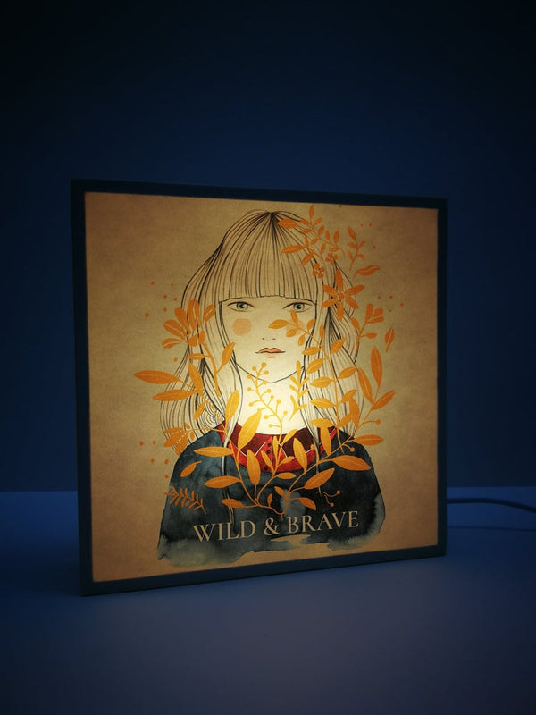 Caja de luz - "Wild & Brave" de Lady Desidia