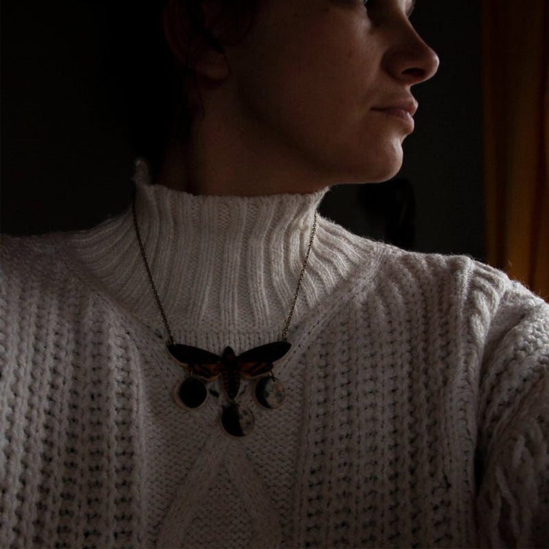 Collar Pura Garra - Esfinge calavera con lunas