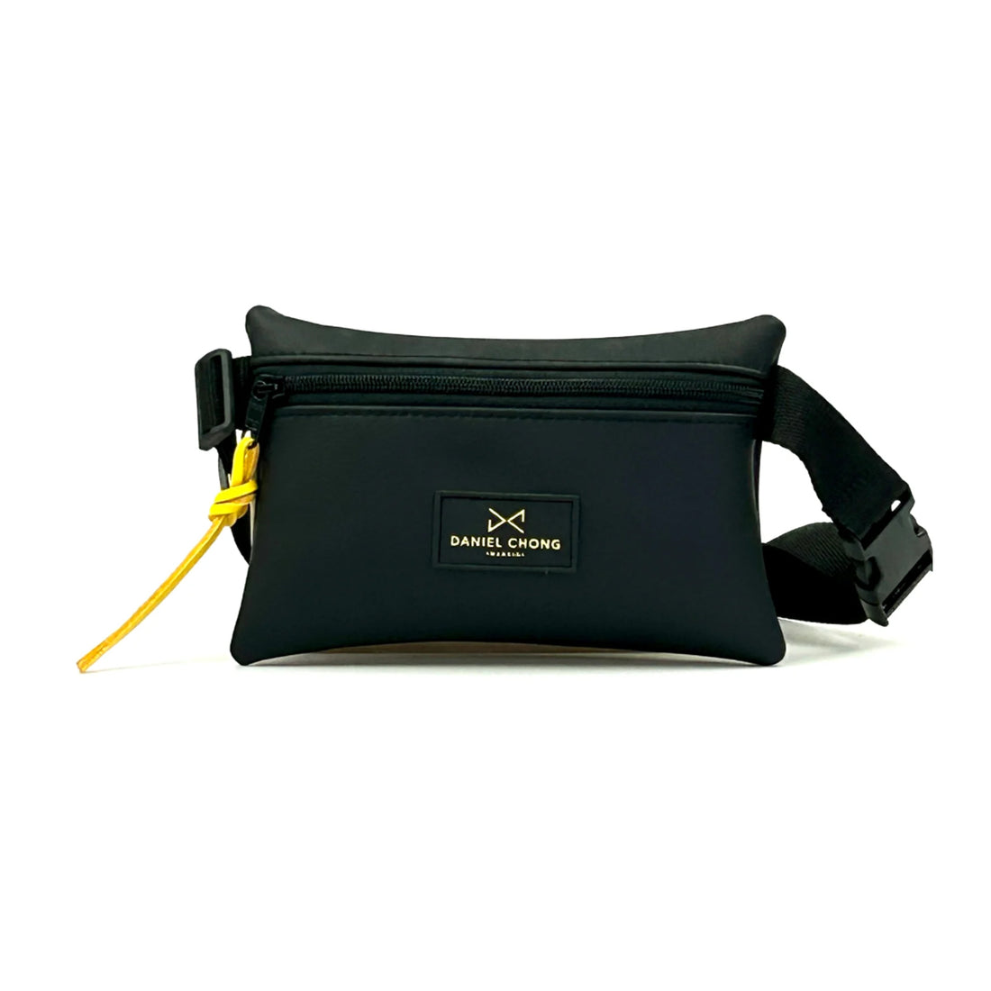 Riñonera impermeable Daniel Chong - Negra con correa negra y detalle amarillo