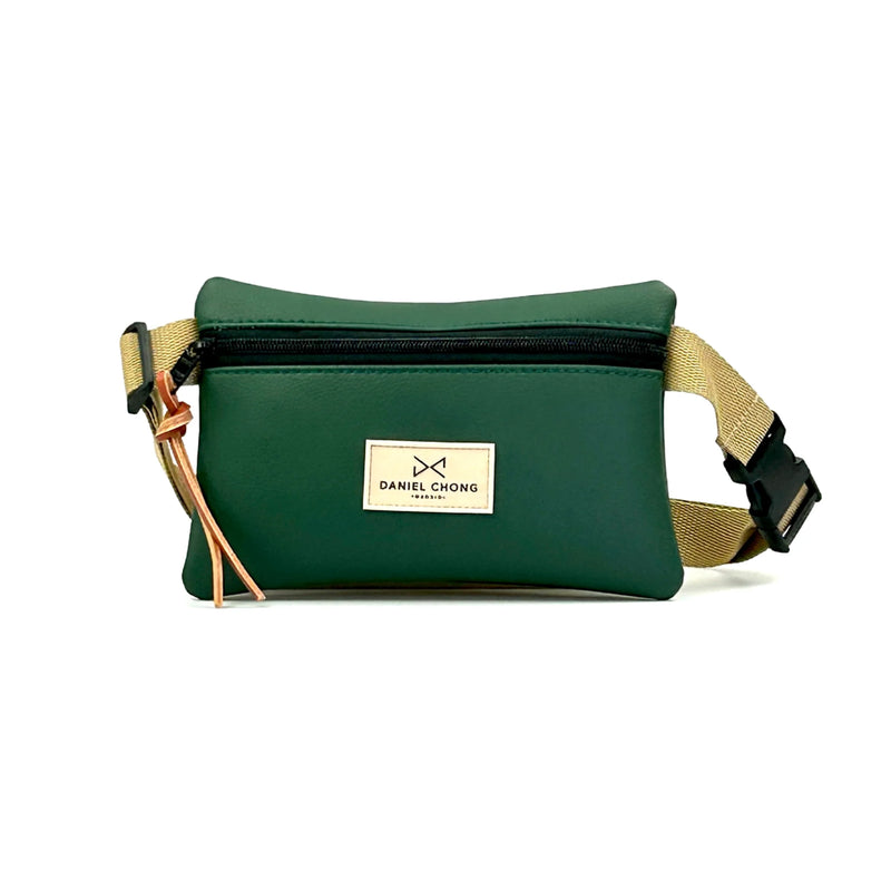 Riñonera impermeable Daniel Chong - Verde con correa beige y detalle marrón